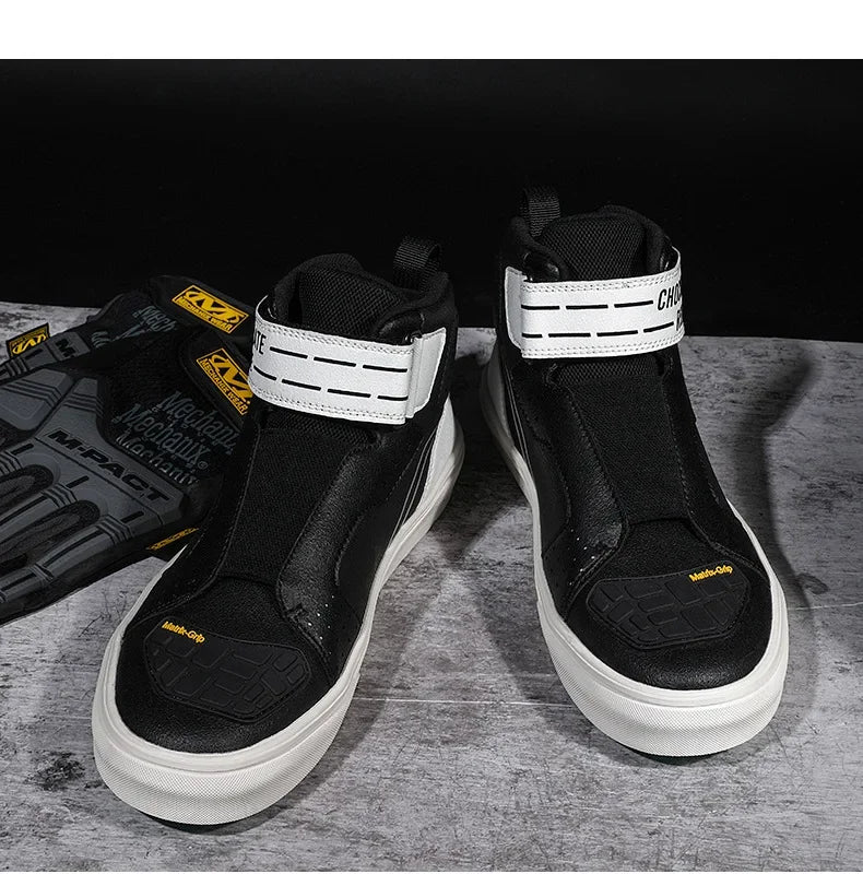 Motorcycle Riding Shoes Men Casual Style Anti-slip Moto Equipment Breathable Durable Comfortable Reflective Off-road Motorbike