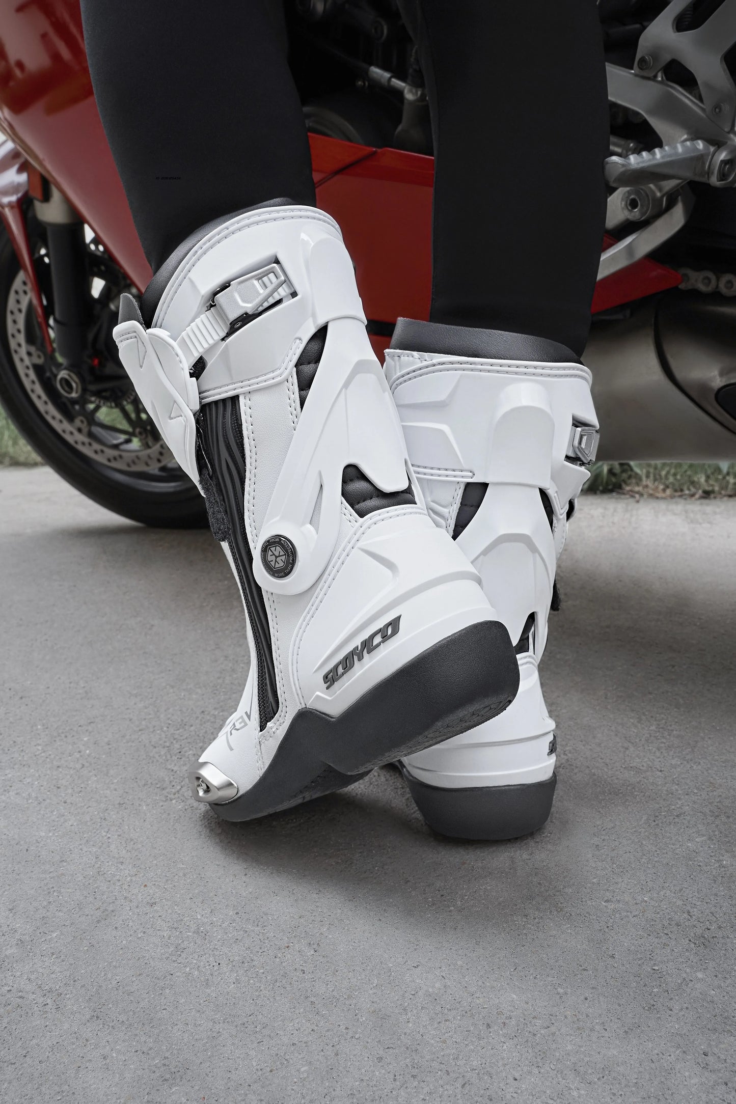 Women's Motorcycle Boots Riding Durable Anti-Slip Professional Motocross Protective Shoes Motorbike Boots Windproof Waterproof