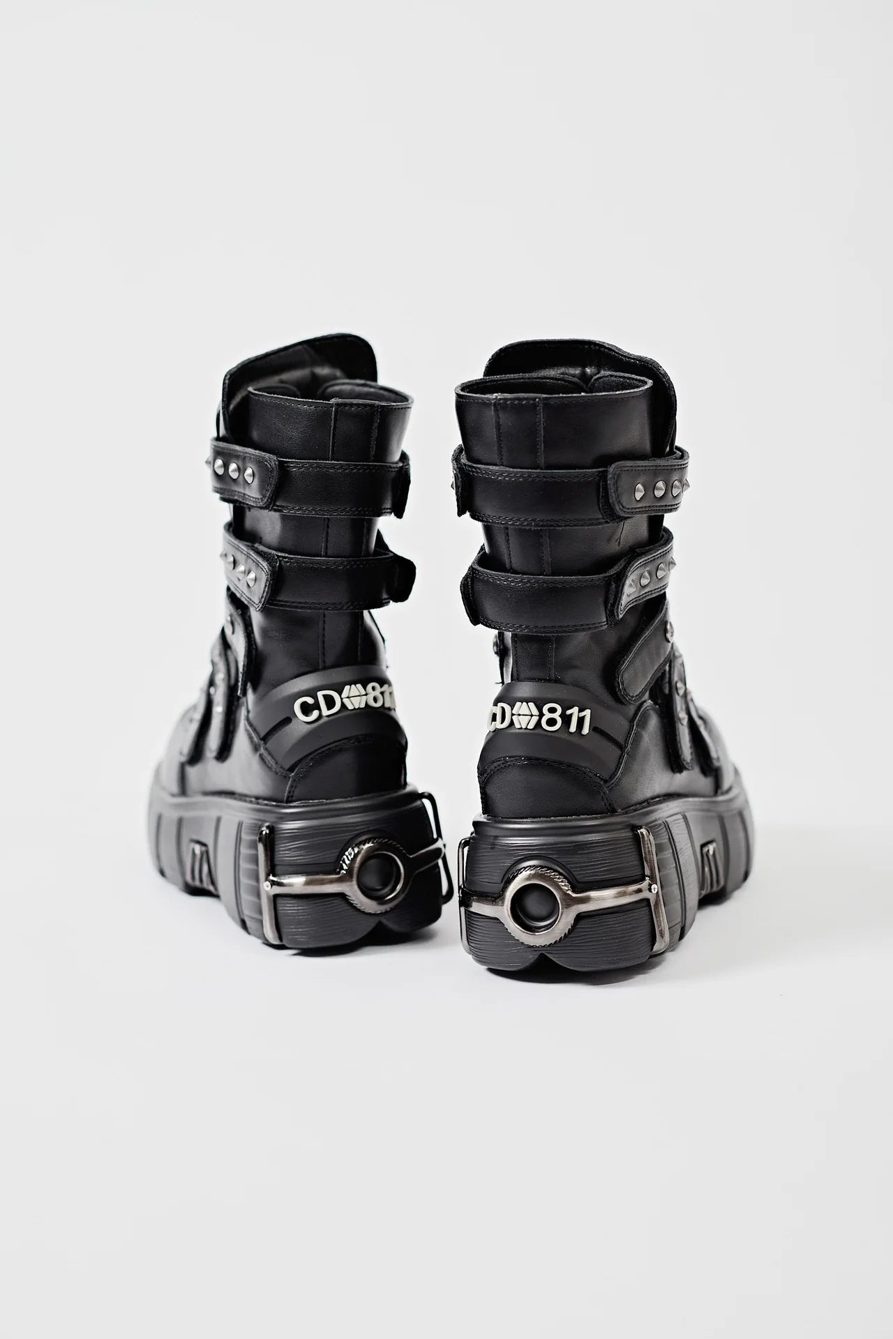 2025 Autumn and Winter New Women's Heavy Metal Platform Low-top Punk High-top Dark Motorcycle Boots Men