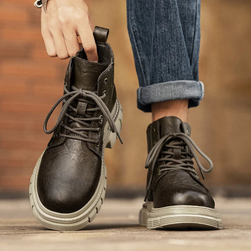 Outdoor Leather Ankle Boots Fashion Lace Up Motorcycle Boots Non-Slip Male Comfortable Botas 2025 New Arrival Men High Top Shoes