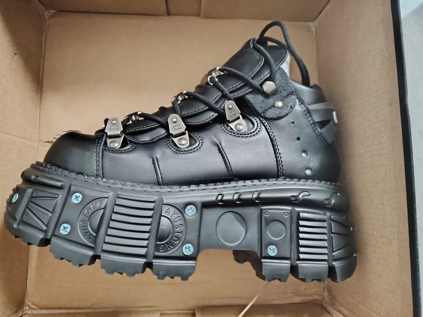 2025 New Black Dad Shoes 8cm Platform Women's Heavy Metal Personality Goth Punk Boots Men