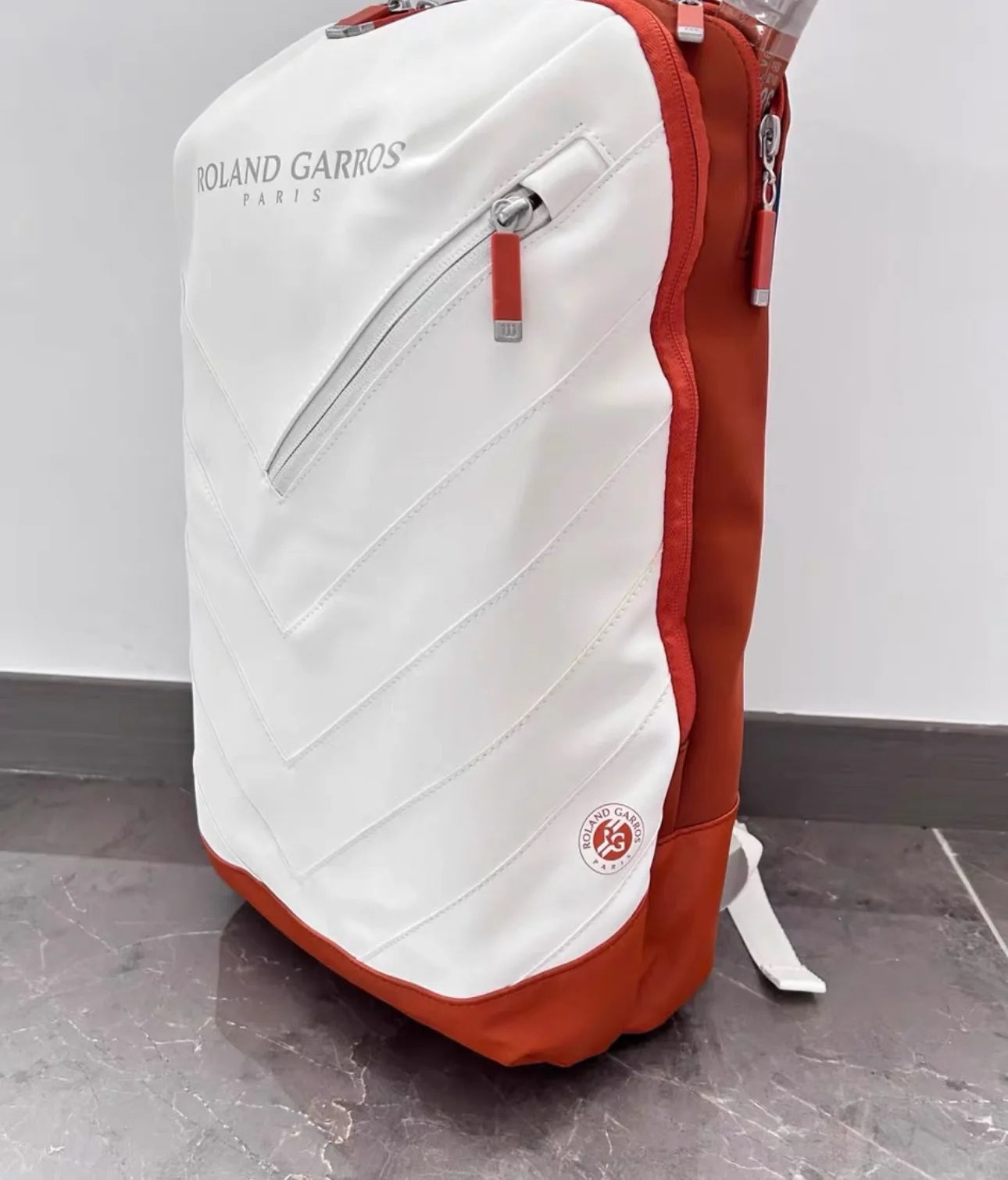 2024 Wilson Tennis Racket Backpack French Open Super Tour Tennis Racket bag Soft Leather 2PK Streamlined Tennis Bag Thermoguard