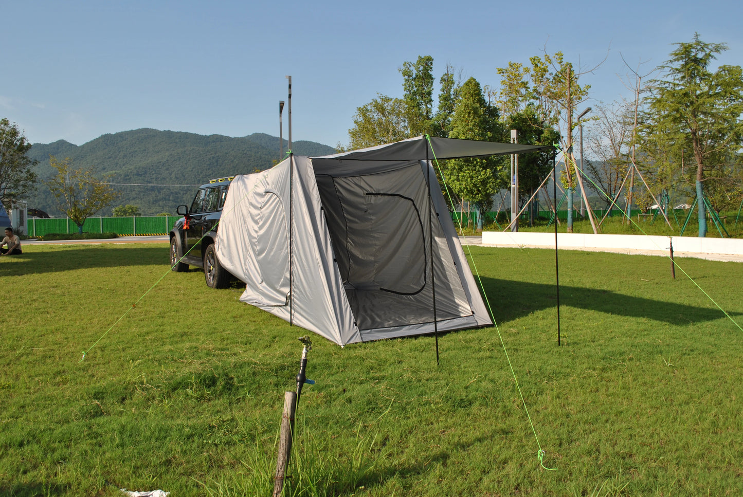 camping tent big space with rainfly, hatch back camping tent for 5 person, tailgate camping tent for suv with 4 poles, car tent