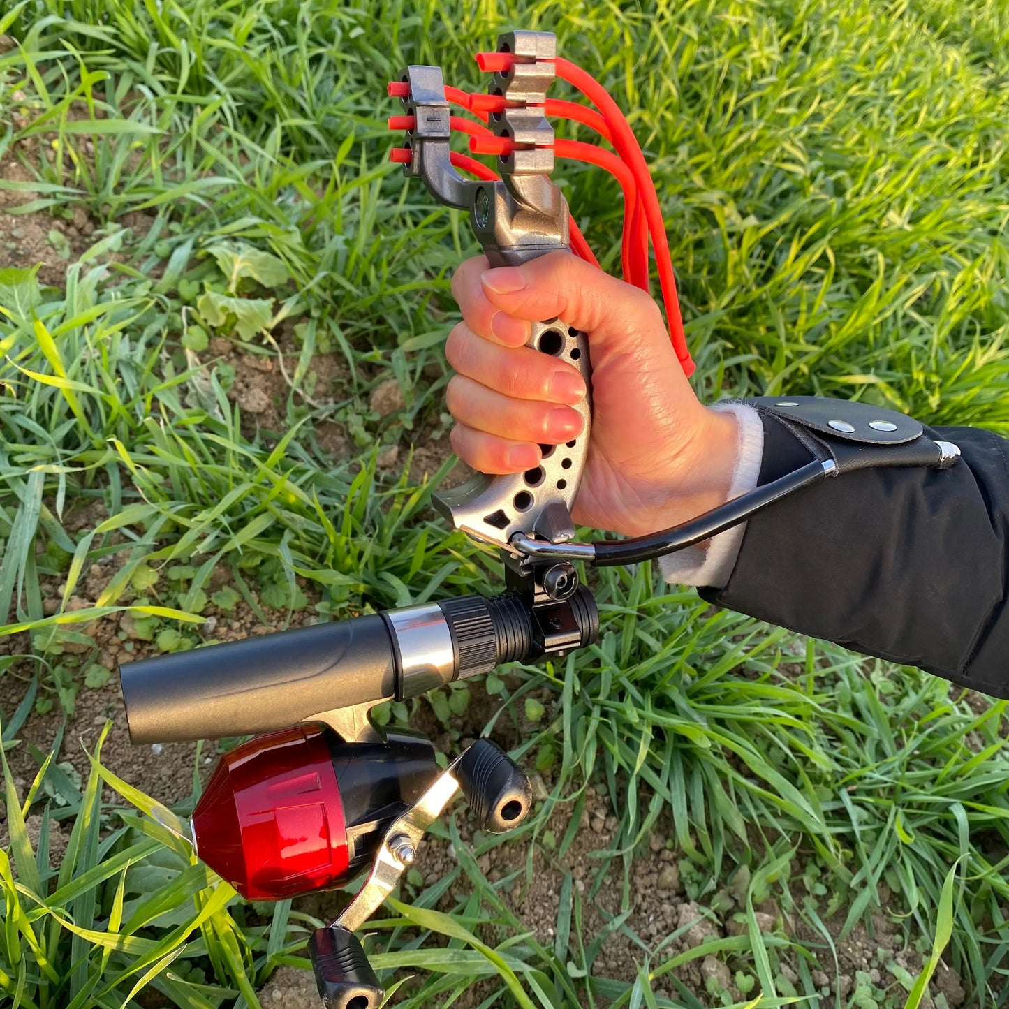 Outdoor Shooting Fishing Slingshot Hunting Arrow Darts Catapult With Rubber band Fishing reel/ Tactical game protective gloves