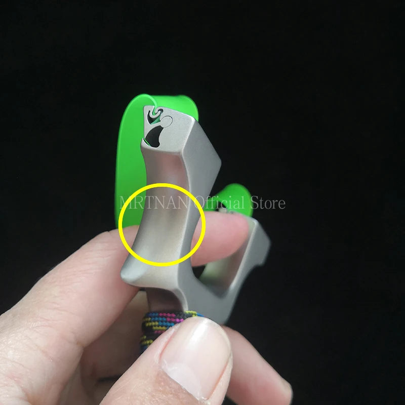 High-quality Titanium Alloy Slingshot with Rubber Band Professional Outdoor Sports Hunting Shooting Catapult Accessories