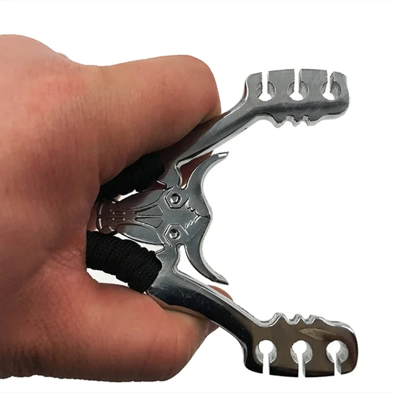 Outdoor Precision Competitive Hunting Catapult Slingshot New Stainless Steel Metal Rubber Band Bull Head Big Power Slingshot Toy