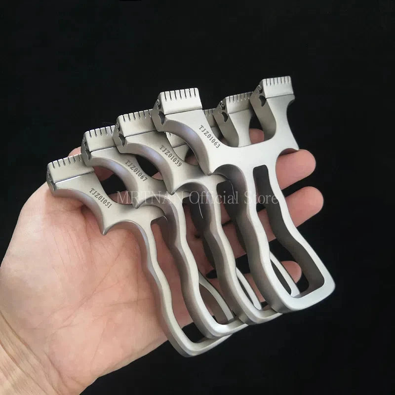 High-quality Titanium Alloy Slingshot with Rubber Band Professional Outdoor Sports Hunting Shooting Catapult Accessories