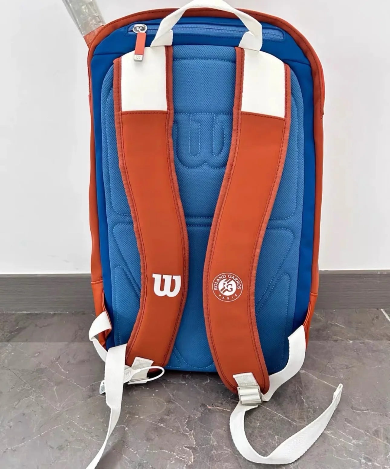 2024 Wilson Tennis Racket Backpack French Open Super Tour Tennis Racket bag Soft Leather 2PK Streamlined Tennis Bag Thermoguard