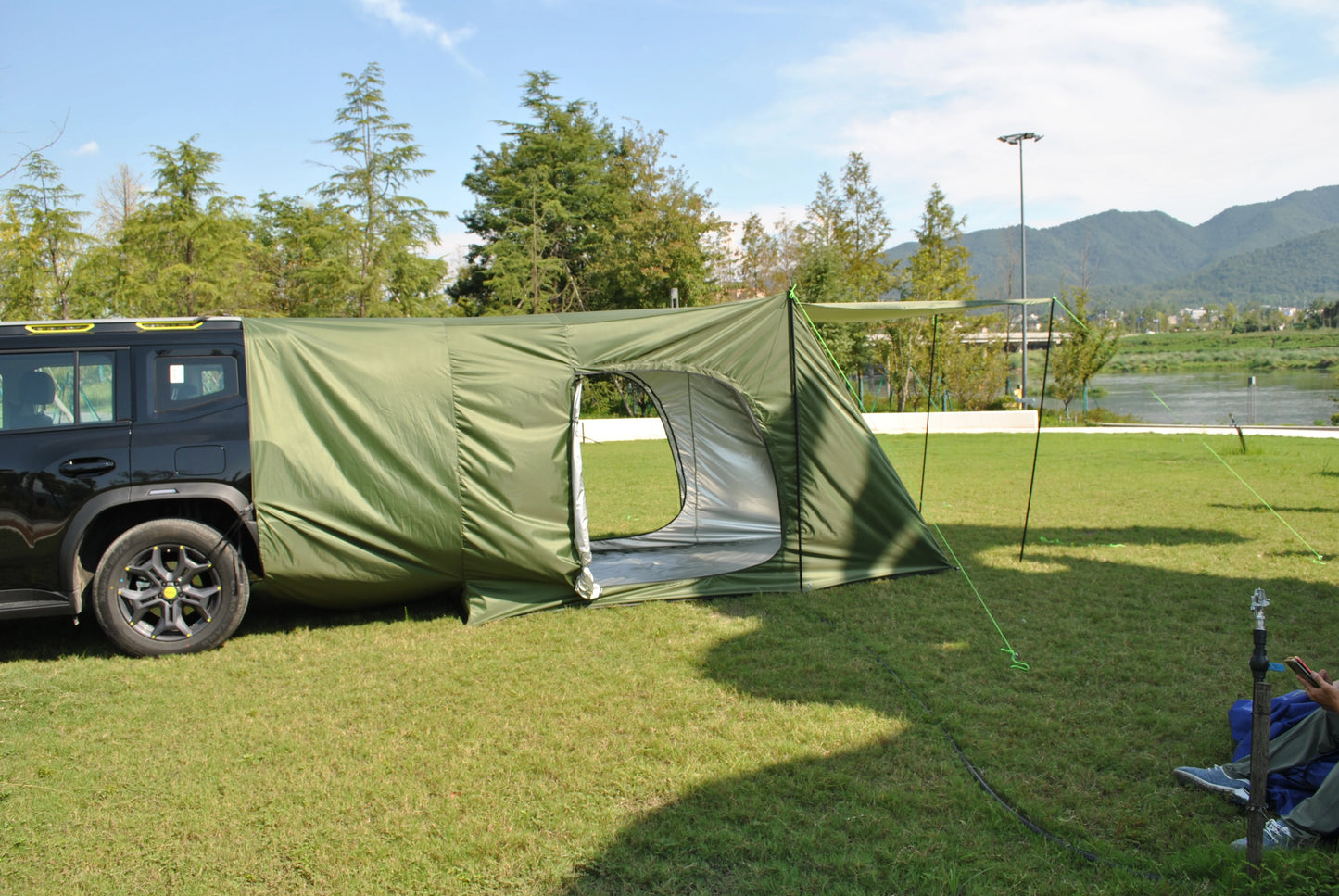 camping tent big space with rainfly, hatch back camping tent for 5 person, tailgate camping tent for suv with 4 poles, car tent