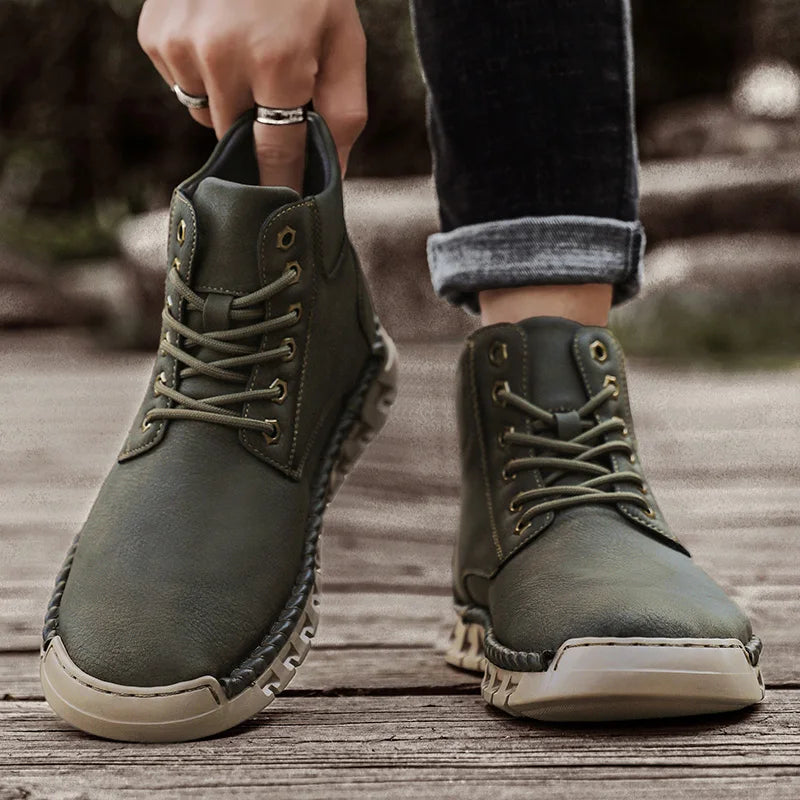 Lace-Up Men's High Top Shoes Classic Winter Men Ankle Boots Version Casual Motorcycle Boots Male Winter Plush Snow Leather Botas