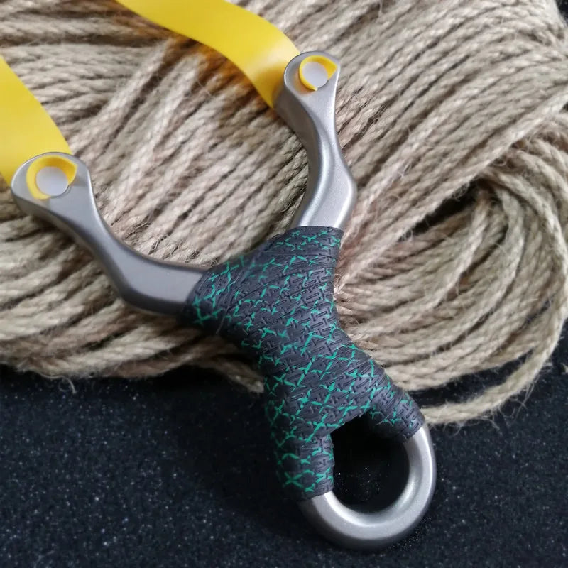 Hot 304 Stainless Steel Slingshot Flat Rubber Band Hunting Catapult Outdoor Shooting Competitive Professional Hunting Slingshot