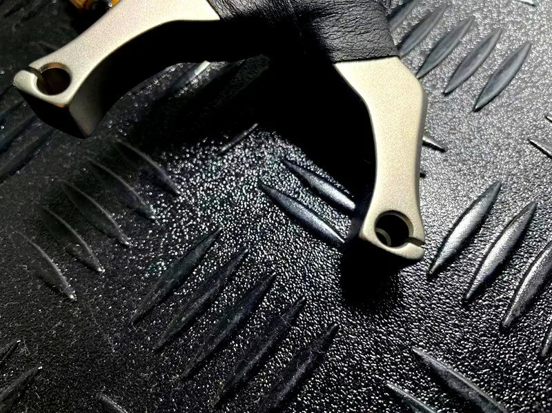 Professional Slingshot Stainless Steel Hunting Slingshots High Quality Catapult Shooting Hunting Sling Shot with Rubber Band