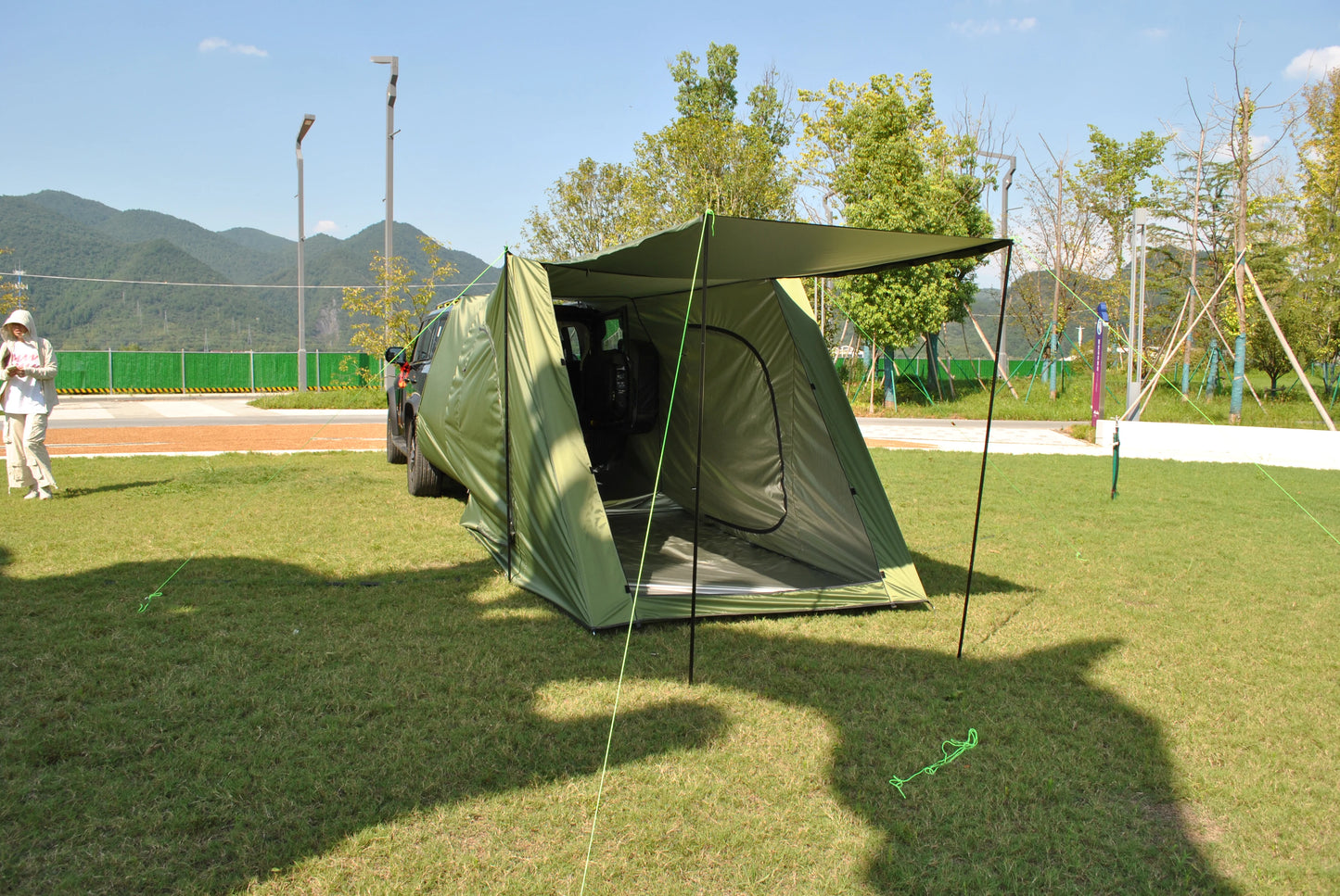 camping tent big space with rainfly, hatch back camping tent for 5 person, tailgate camping tent for suv with 4 poles, car tent