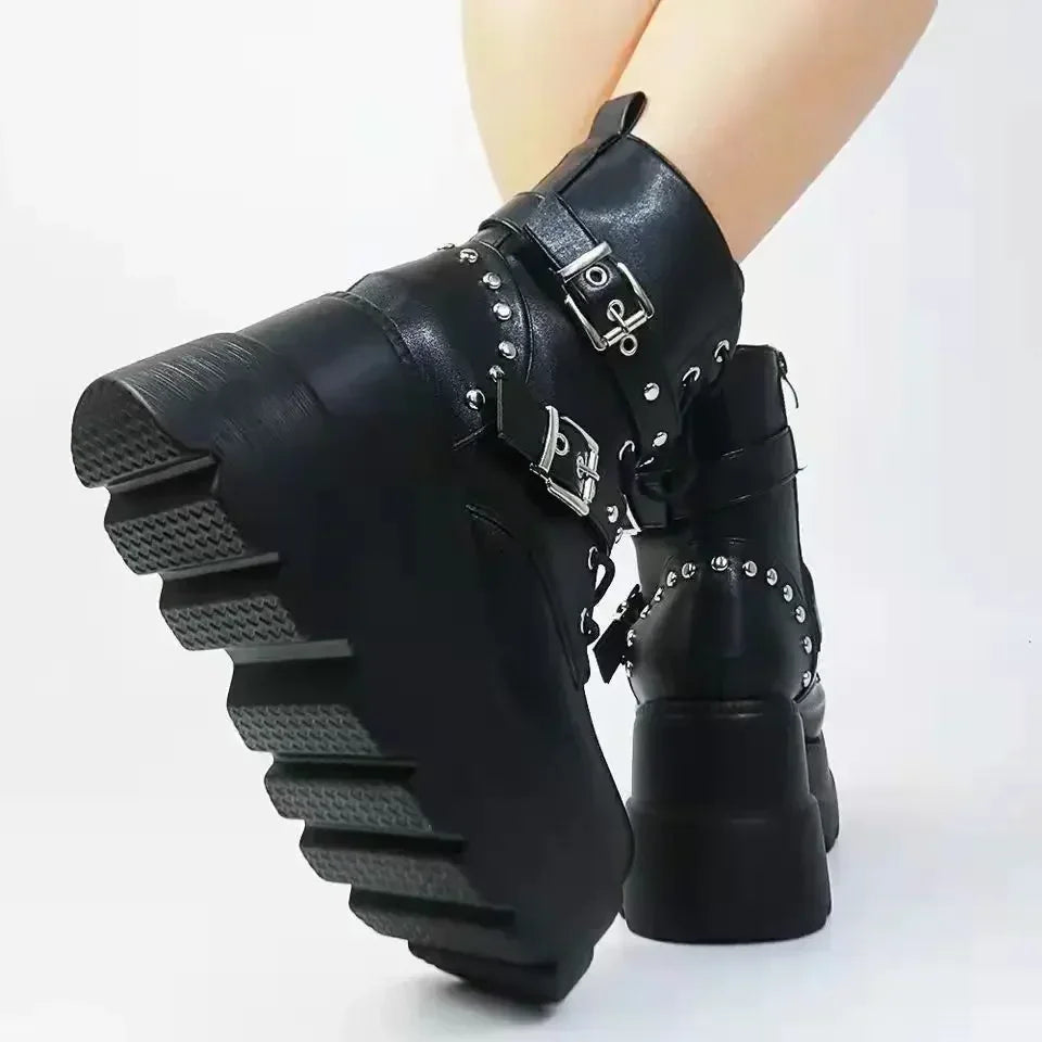 Slope heel short boots for women in autumn and winter 2025 new thick soled plus size fashionable short boots for women