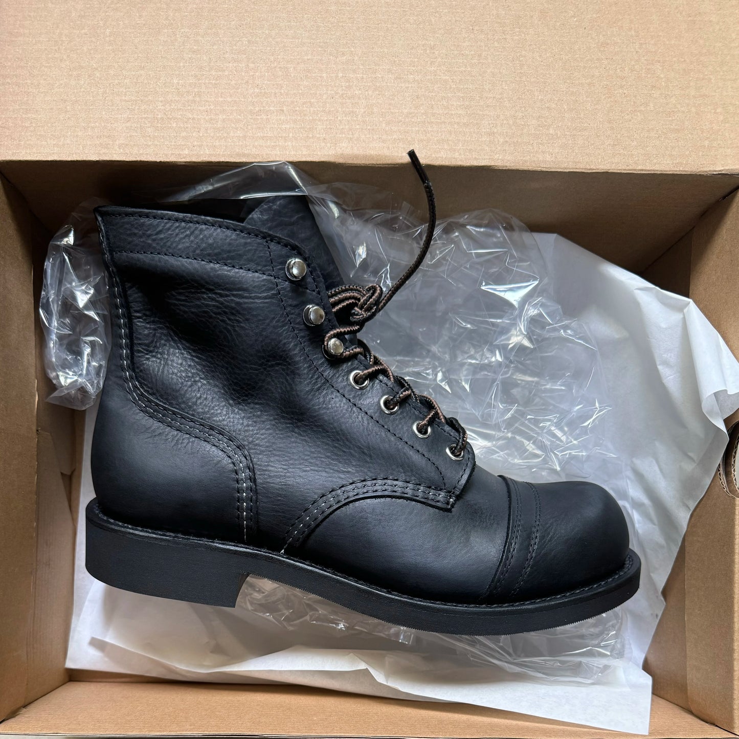 Durable Goodyear-Welted Stitchdown Rugged Style Work Boots Heritage Genuine Leather Moctoeboots Red For Men 1907 Shoes