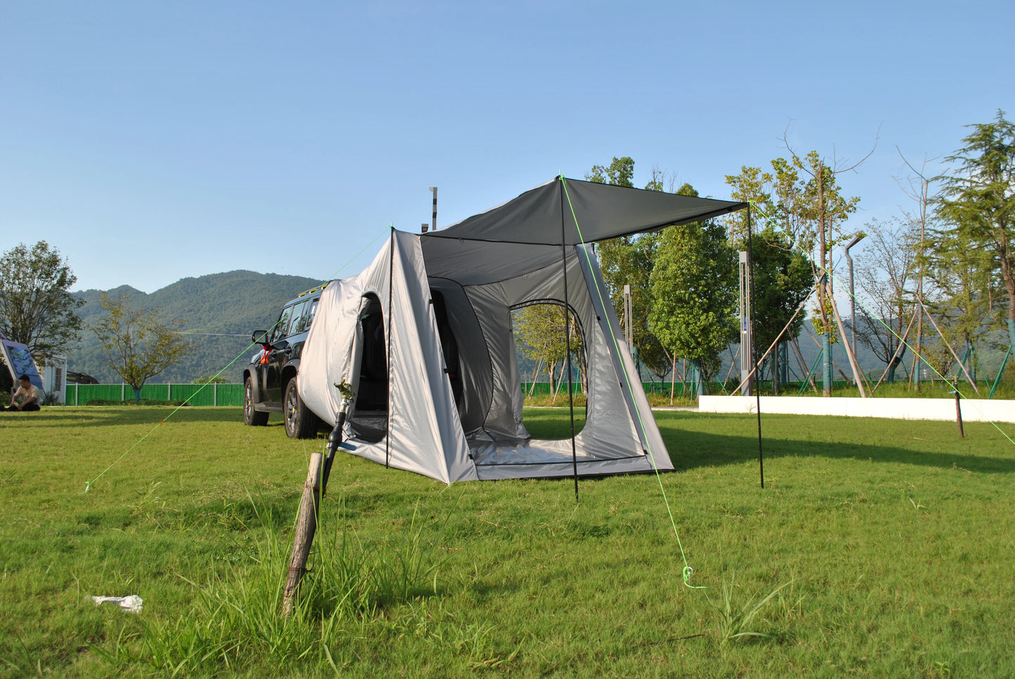 camping tent big space with rainfly, hatch back camping tent for 5 person, tailgate camping tent for suv with 4 poles, car tent
