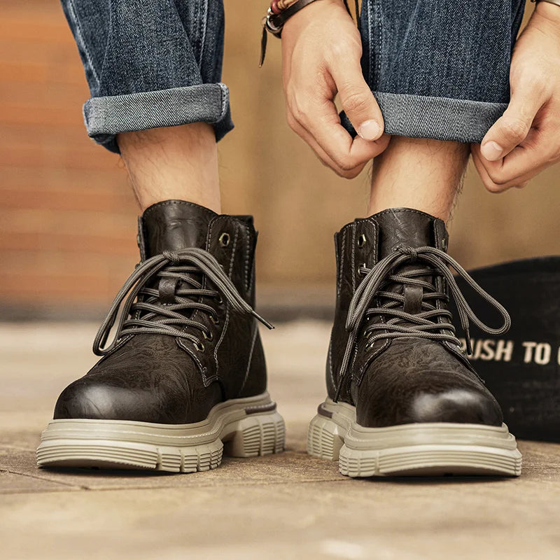 Outdoor Leather Ankle Boots Fashion Lace Up Motorcycle Boots Non-Slip Male Comfortable Botas 2025 New Arrival Men High Top Shoes