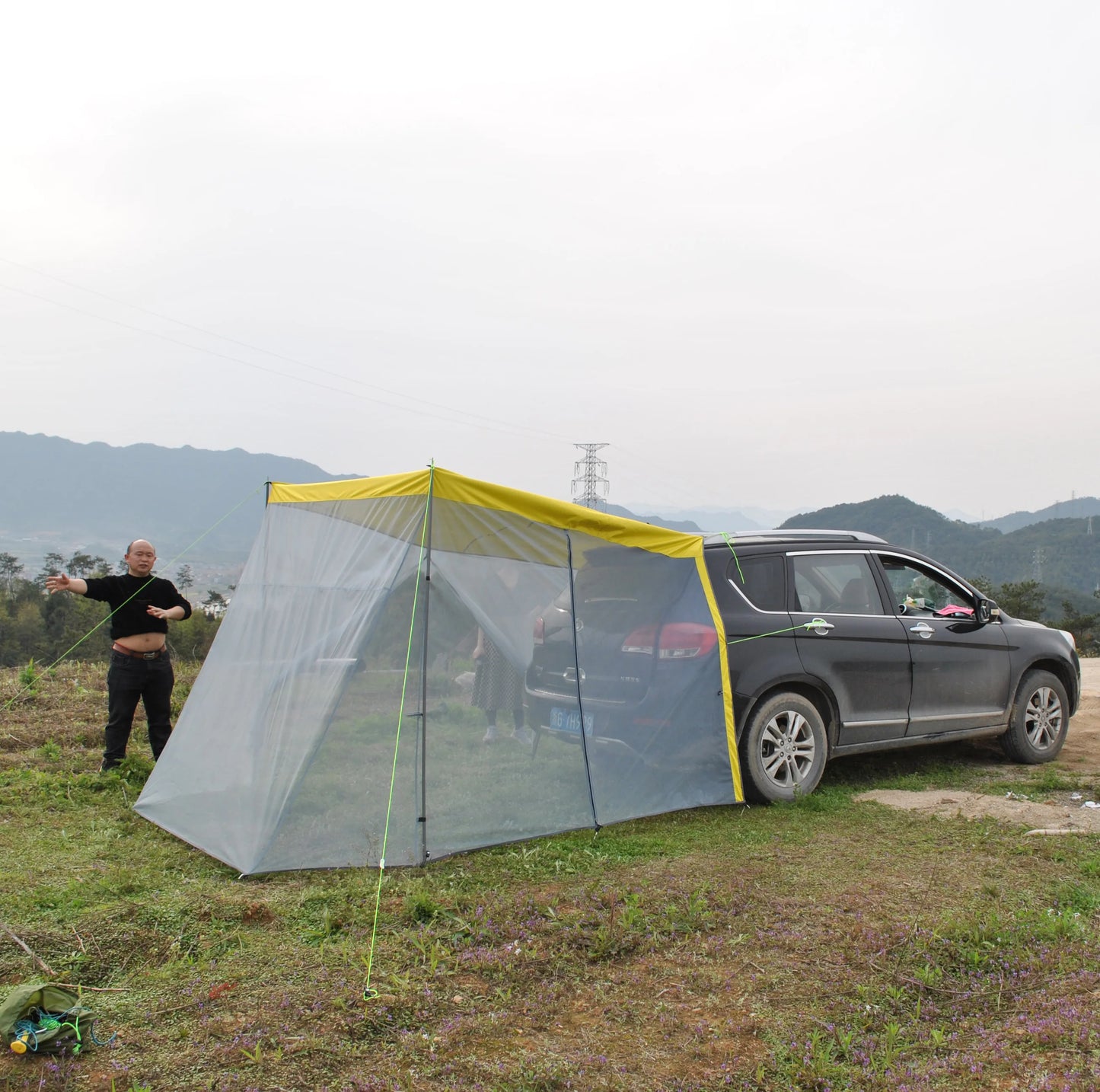 SUV Rear Tent with Mosquito Net – 4-Person Sun Shelter & Quick-Setup Car Canopy for Family Camping, Outdoor Adventures