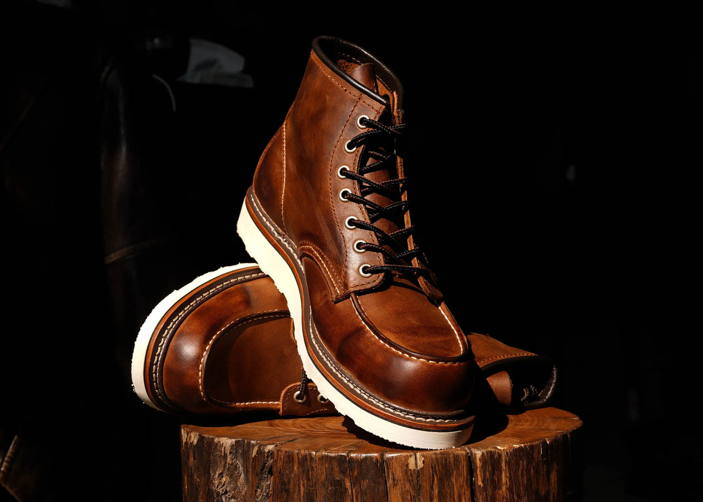 Durable Goodyear-Welted Stitchdown Rugged Style Work Boots Heritage Genuine Leather Moctoeboots Red For Men 1907 Shoes