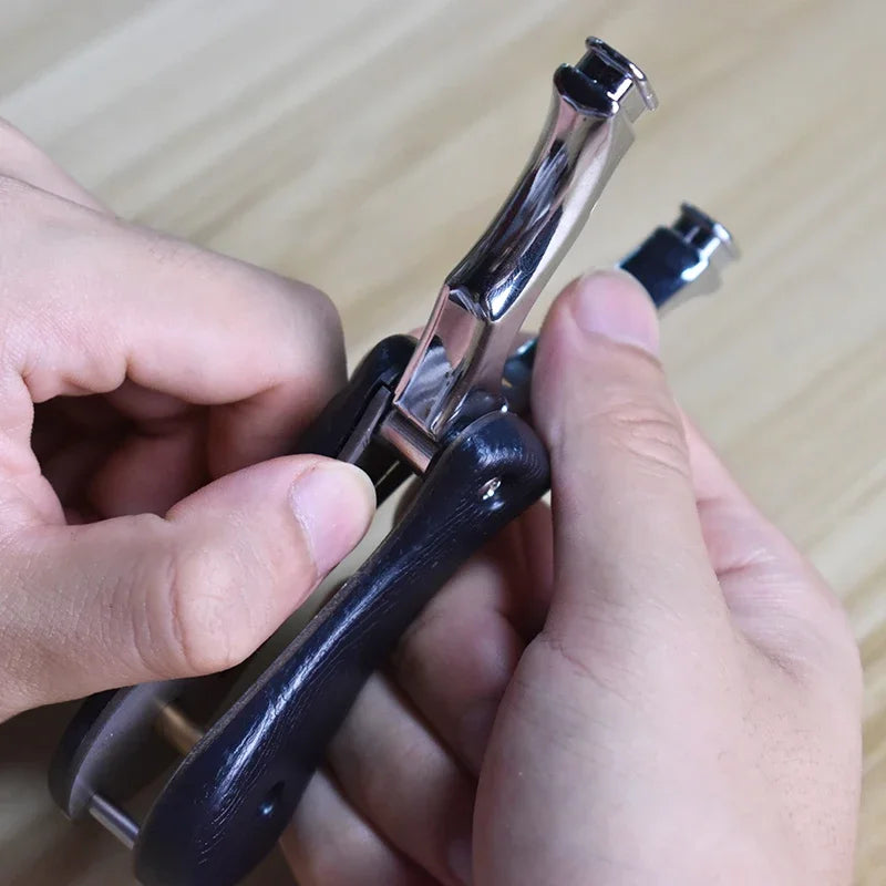 Foldable Storage Alloy Slingshot Professional Slingshot Hunting Sling Portable Camouflage Pendant Metal Catapult