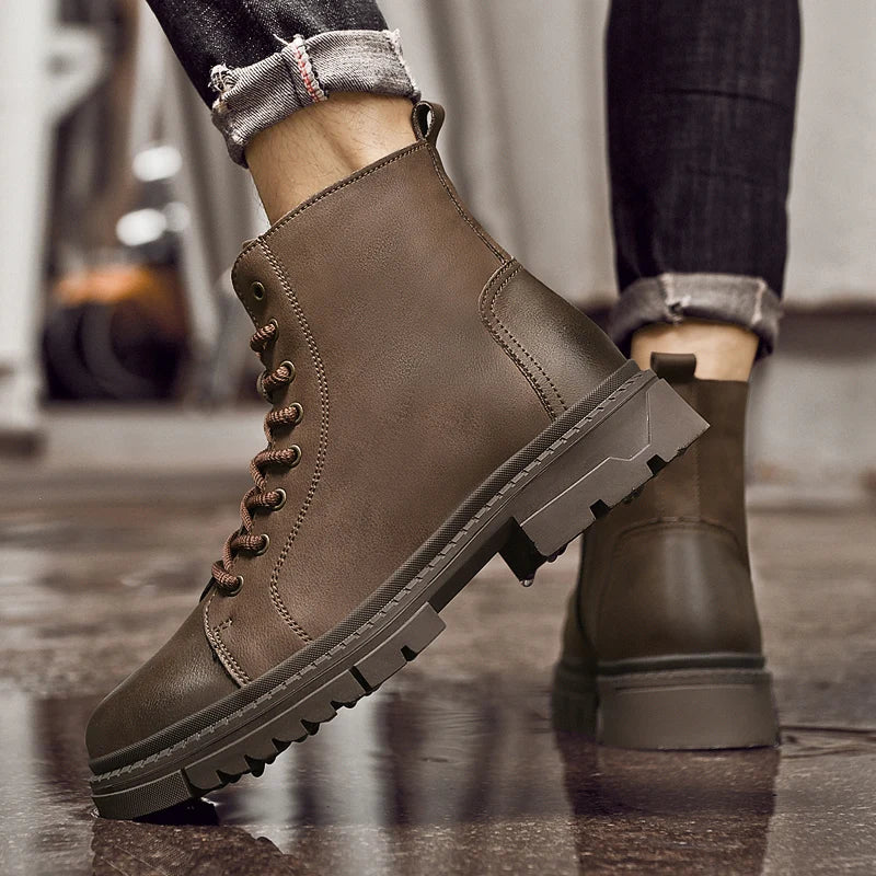 Men's Lace Up Walking Flat Bottom Short Boots Men's Chelsea Boots High-quality Brand Motorcycle Boots New High Top Casual Shoes