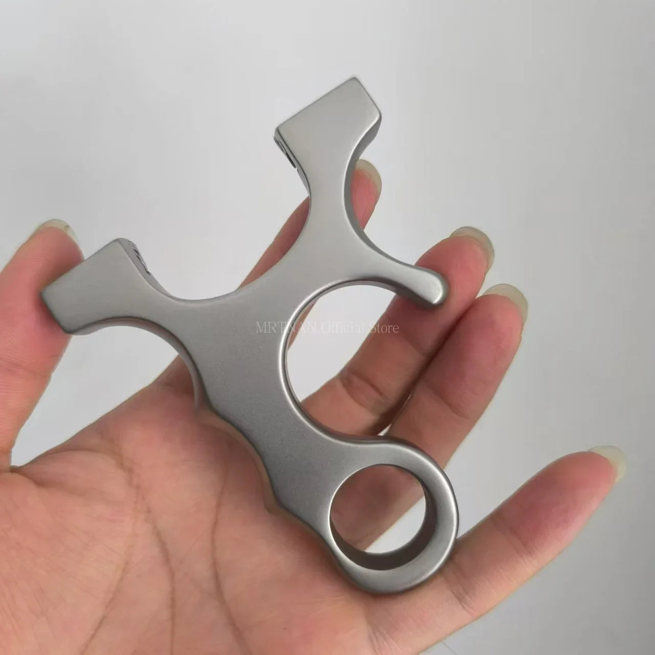 High Quality Hunting Shooting Titanium Alloy Slingshot with Flat Rubber Band Catapult Outdoor Sports Accessories