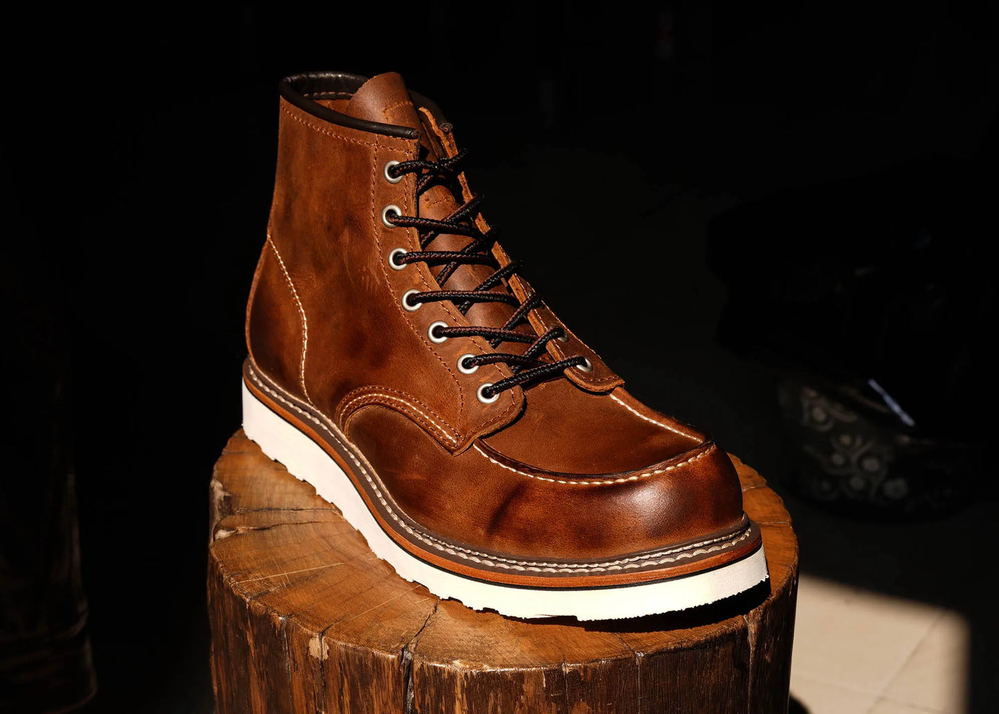 Durable Goodyear-Welted Stitchdown Rugged Style Work Boots Heritage Genuine Leather Moctoeboots Red For Men 1907 Shoes