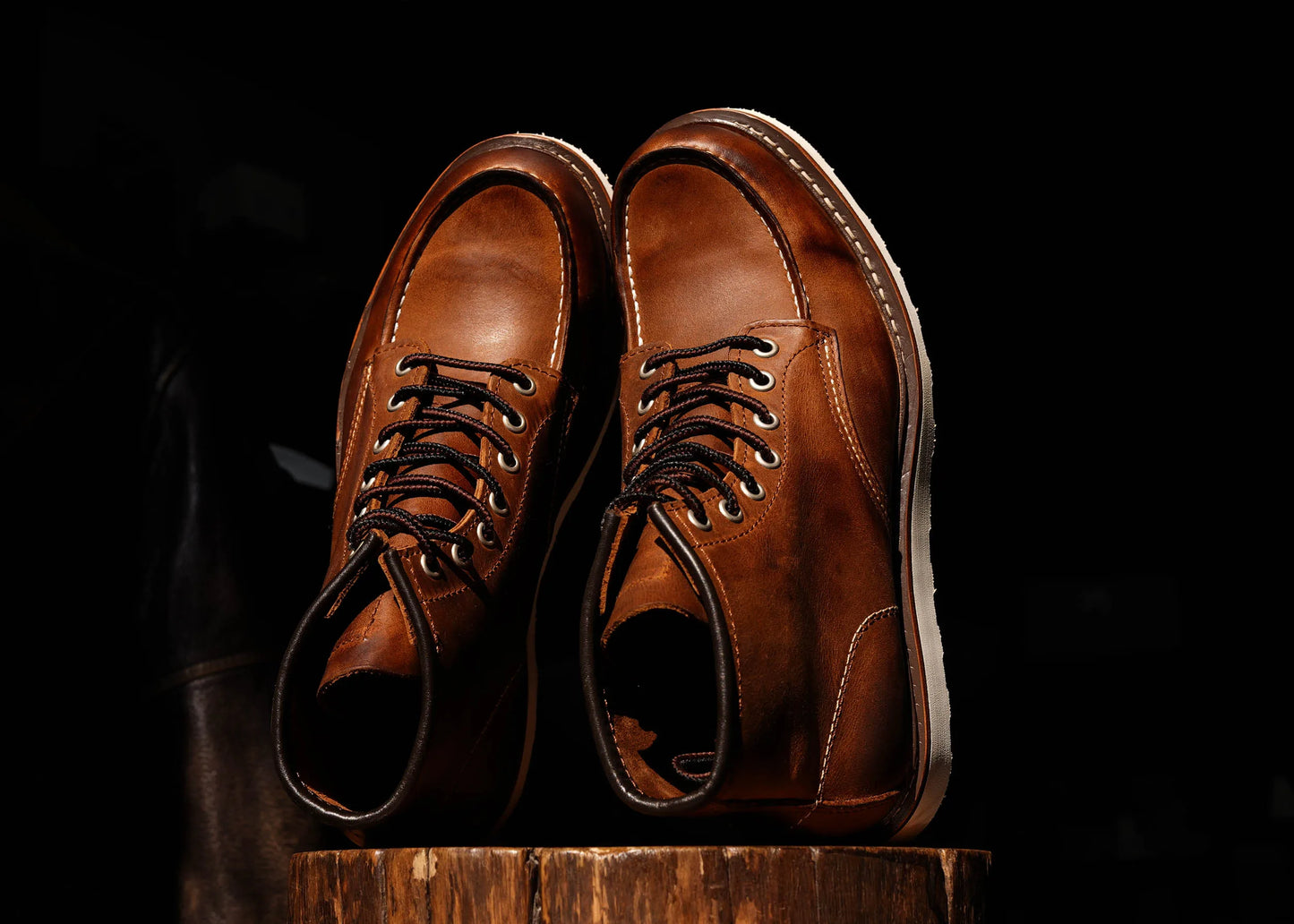 Durable Goodyear-Welted Stitchdown Rugged Style Work Boots Heritage Genuine Leather Moctoeboots Red For Men 1907 Shoes