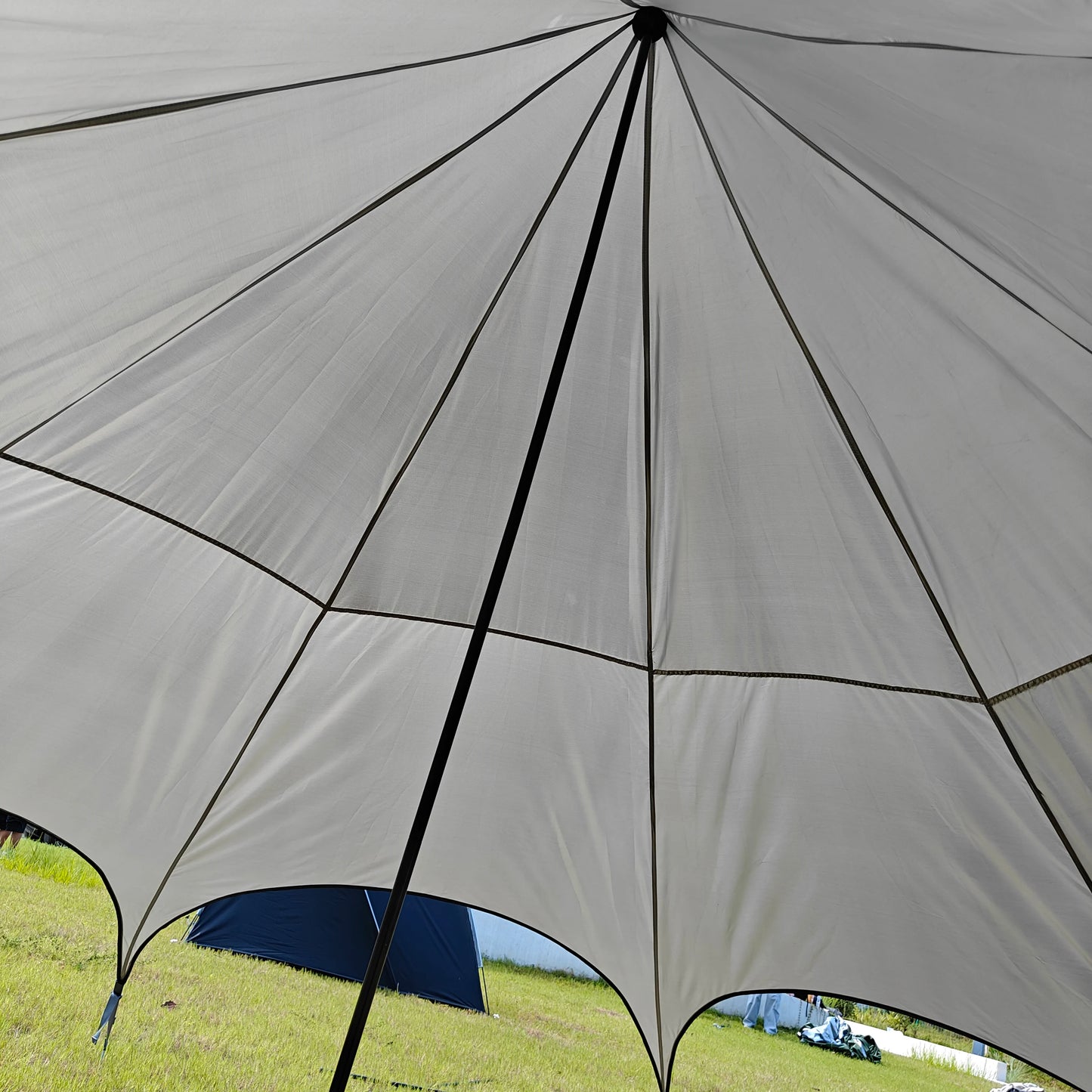 Silver coated rainproof and sunscreen octagonal canopy easy to build courtyard umbrella canopy pavilion beach canopy tent