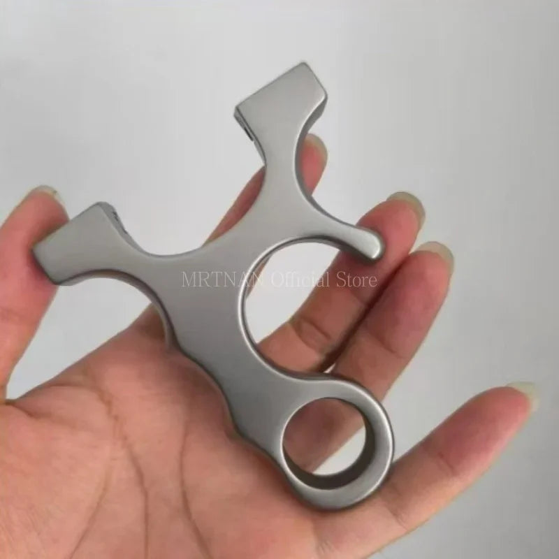 High Quality Hunting Shooting Titanium Alloy Slingshot with Flat Rubber Band Catapult Outdoor Sports Accessories