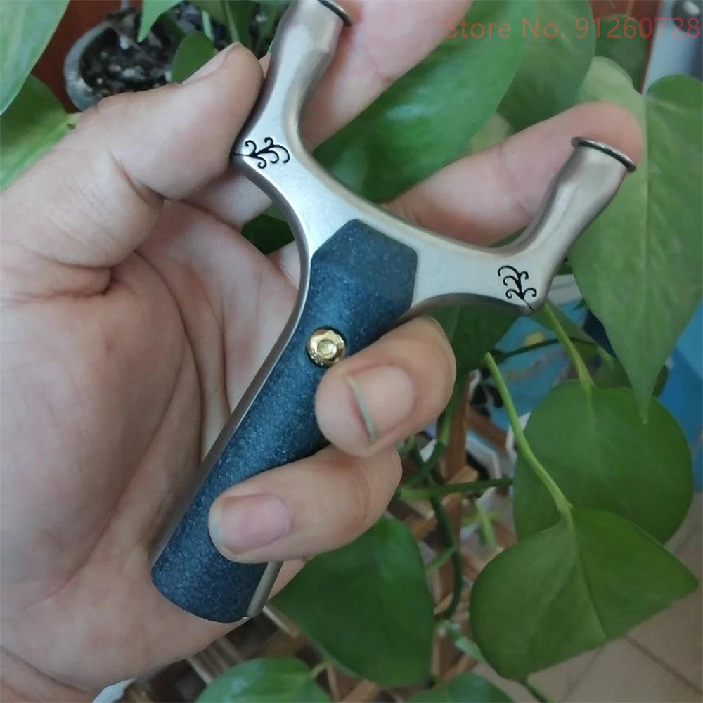 New Stainless Steel Hunt Slingshot Outdoor Shoot Powerful Catapult Anti-skid Handle Bow Head Is Hollow Pattern with Rubber Band