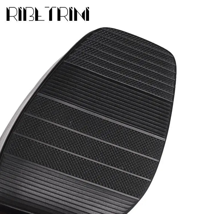 Cool Women Motorcycle Boots High Heeled Knee High Sassy Platform Shoes Lace Up Zip Luxury Designer Brand Winter Street Booties