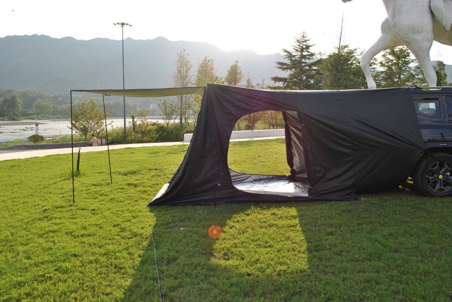 camping tent big space with rainfly, hatch back camping tent for 5 person, tailgate camping tent for suv with 4 poles, car tent