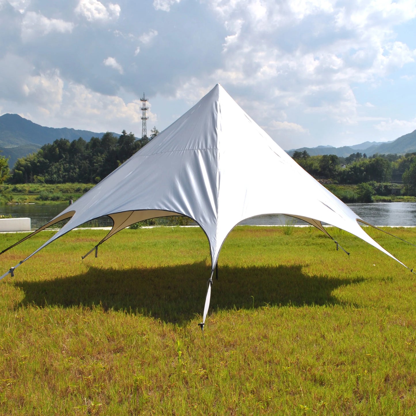 Silver coated rainproof and sunscreen octagonal canopy easy to build courtyard umbrella canopy pavilion beach canopy tent