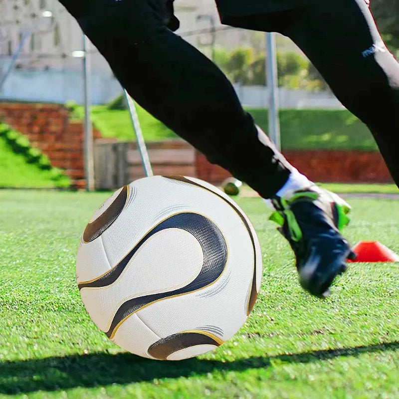 ﻿ Soccer Balls Official Size 5 PU High Quality Material Seamless Goal Team Outdoor Match Game Football Training Ballon De Foot