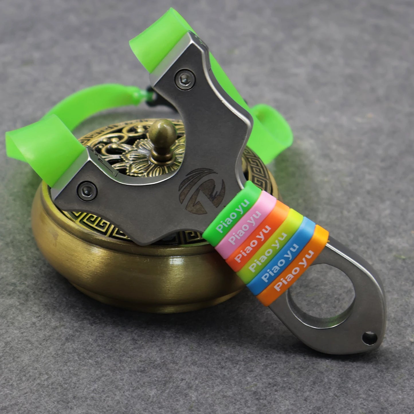 Traditional OTT Metal Cut Slingshot Stainless Steel Premium Portable Outdoor Shooting Hunting Slingshot with Rubber Bands