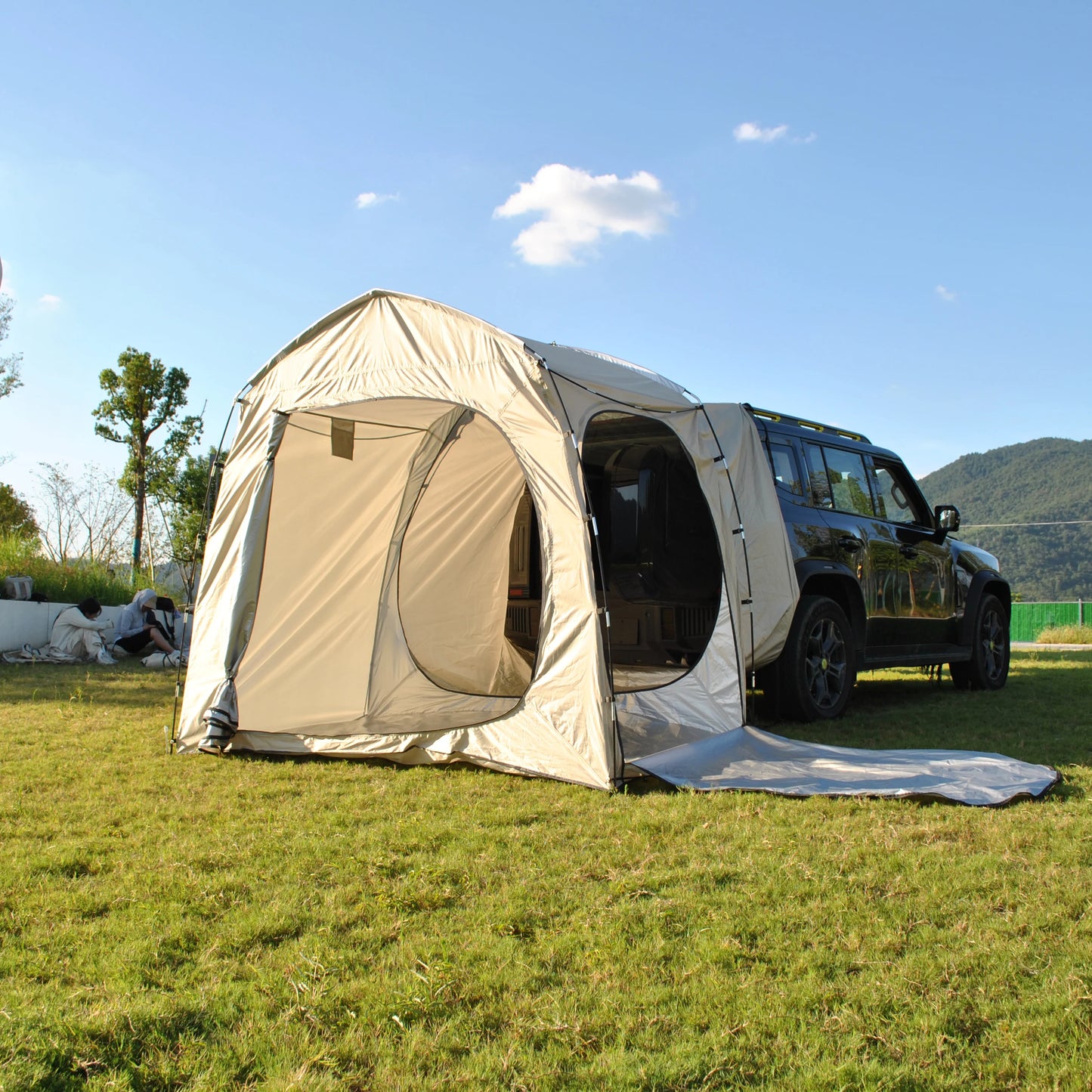 Easy Setup SUV Car Camping Tent - 4-Season Waterproof Tailgate Tent with Floor, 2-4 Person Large Space for Outdoor Adventures
