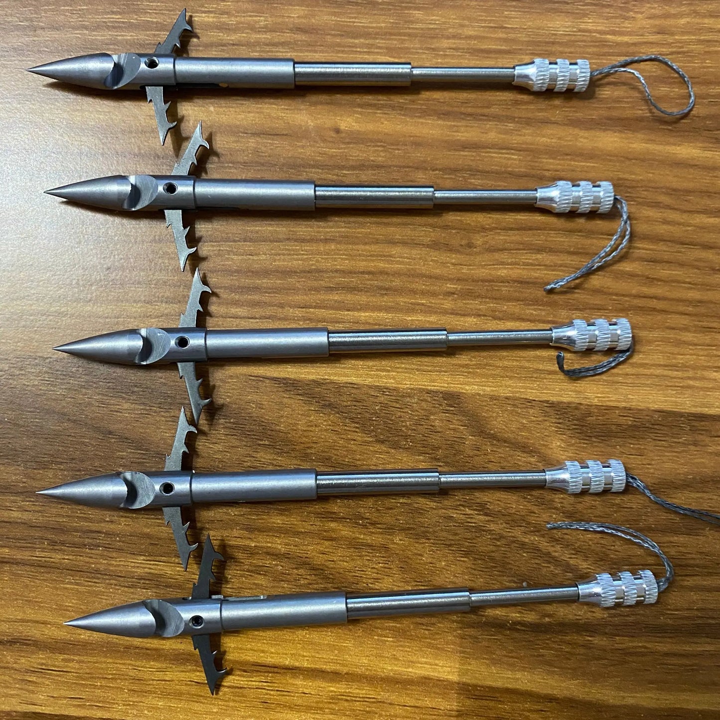 Outdoor Shooting Fishing Slingshot Hunting Arrow Darts Catapult With Rubber band Fishing reel/ Tactical game protective gloves