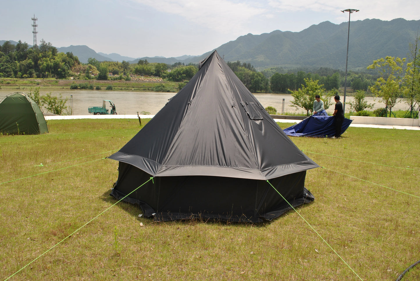 Round  Mongolian Tent for 6-8 Person,Waterproof Traditional Ethnic Design for Glamping, Outdoor Events & Family Camping
