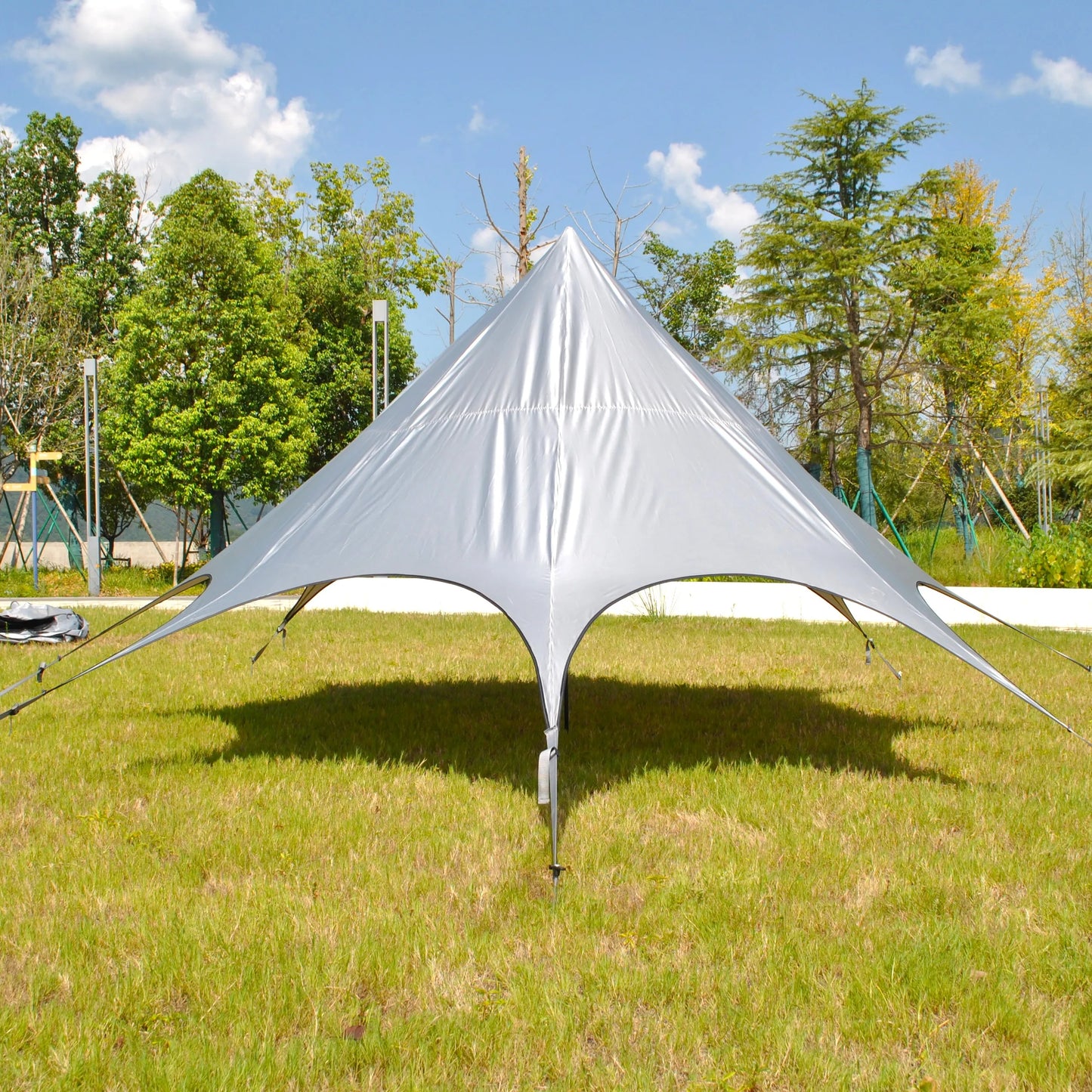 Silver coated rainproof and sunscreen octagonal canopy easy to build courtyard umbrella canopy pavilion beach canopy tent