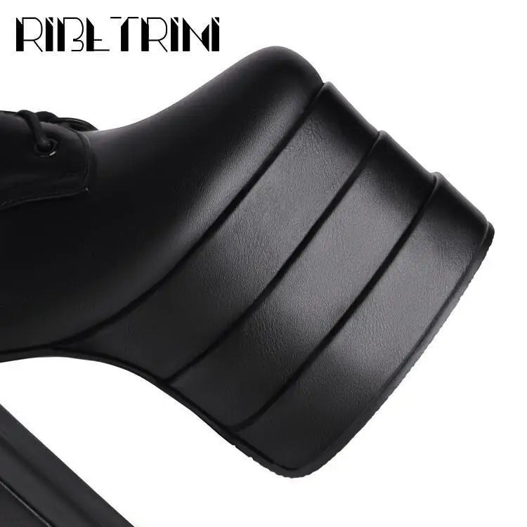 Cool Women Motorcycle Boots High Heeled Knee High Sassy Platform Shoes Lace Up Zip Luxury Designer Brand Winter Street Booties