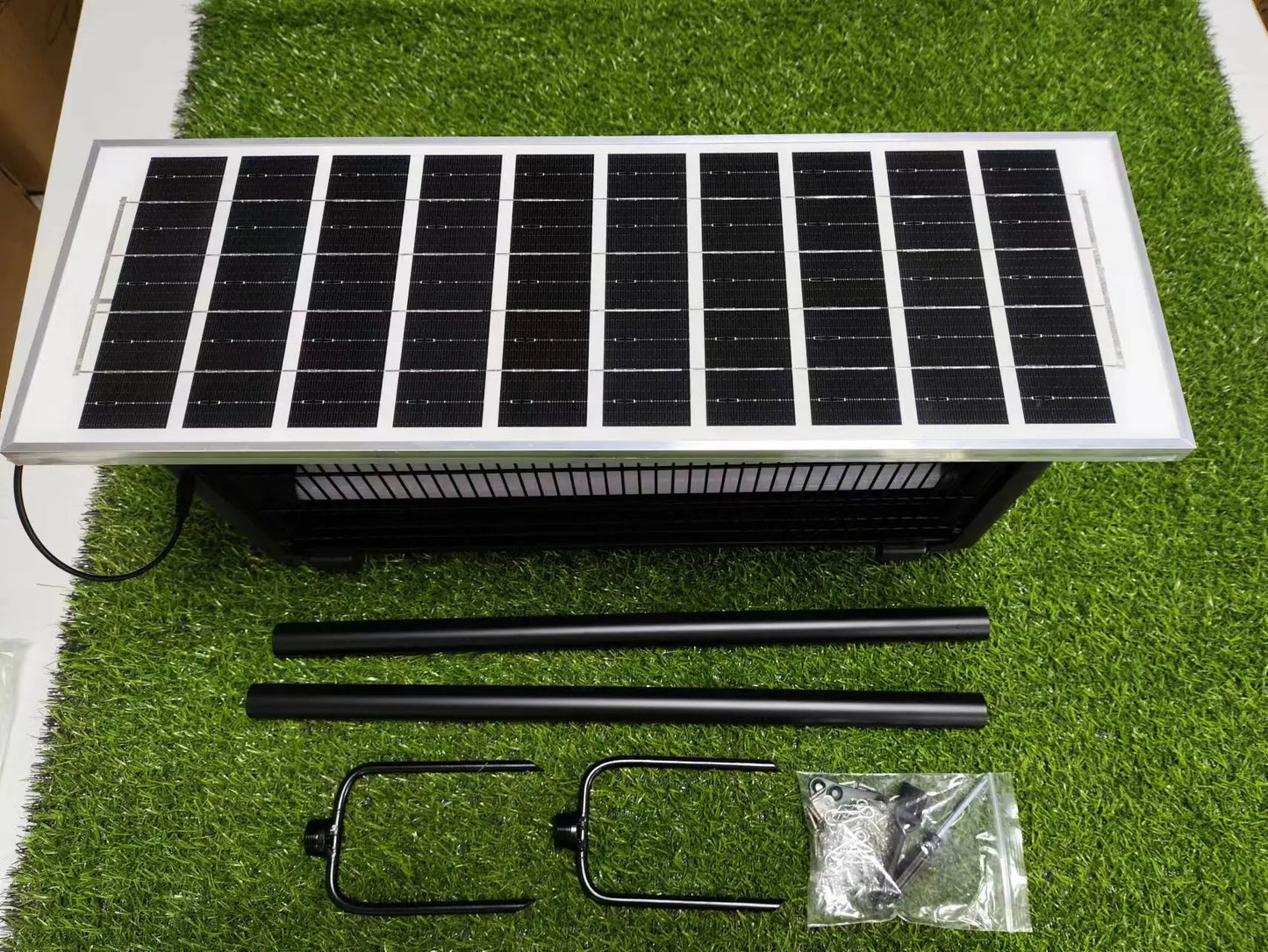 40W 6000mAh Battery Solar-Powered Mosquito Killer Light Source - Outdoor Waterproof Bug Zapper Ideal for Garden Patio & Camping