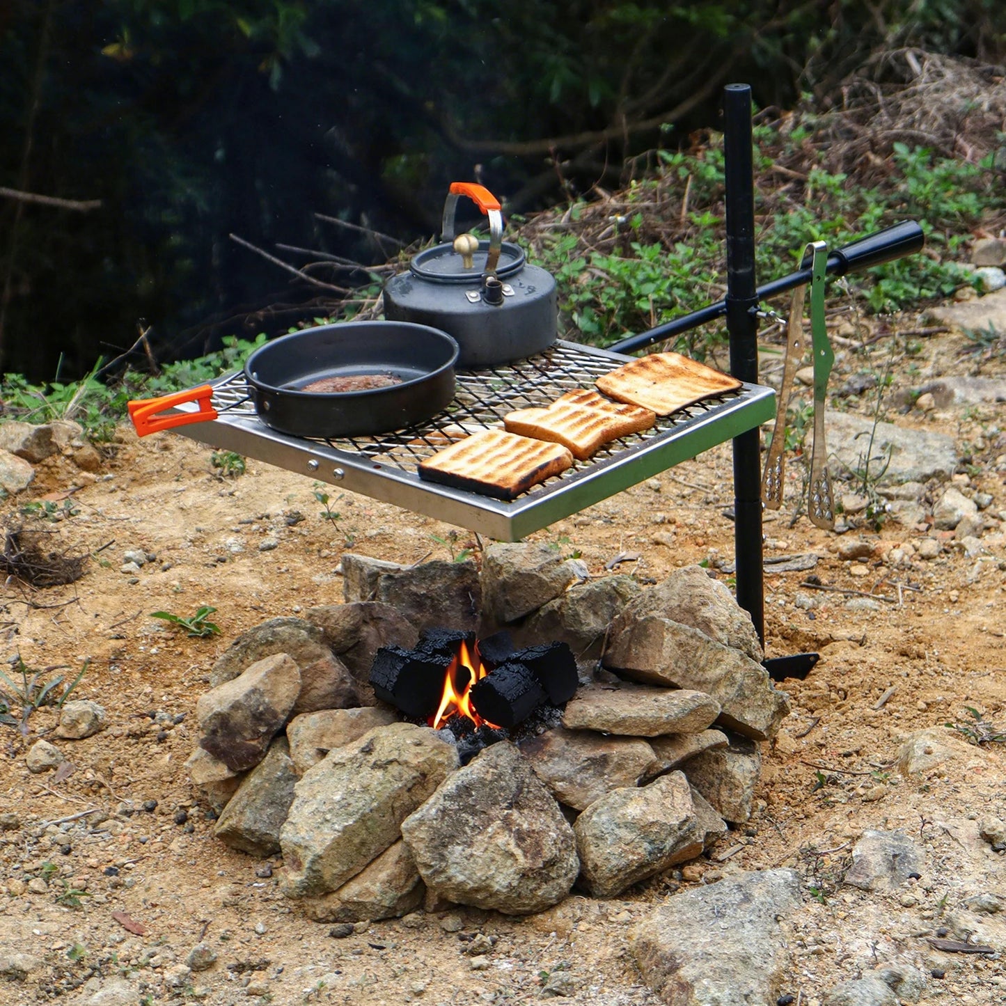 360 ° Swivel Campfire Grill Camp Grill Grate over Fire Pit Portable Grill Rack for Camping Cooking Barbecue