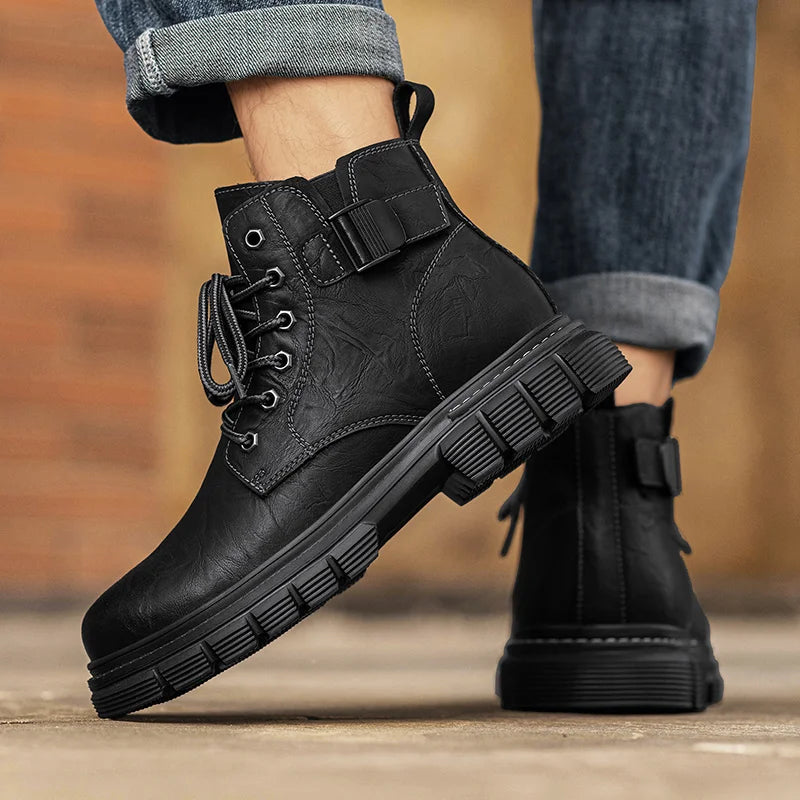 Outdoor Leather Ankle Boots Fashion Lace Up Motorcycle Boots Non-Slip Male Comfortable Botas 2025 New Arrival Men High Top Shoes