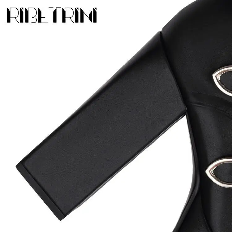 Cool Women Motorcycle Boots High Heeled Knee High Sassy Platform Shoes Lace Up Zip Luxury Designer Brand Winter Street Booties