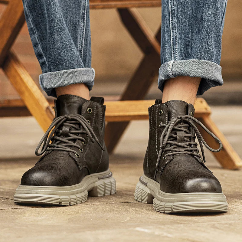 Outdoor Leather Ankle Boots Fashion Lace Up Motorcycle Boots Non-Slip Male Comfortable Botas 2025 New Arrival Men High Top Shoes