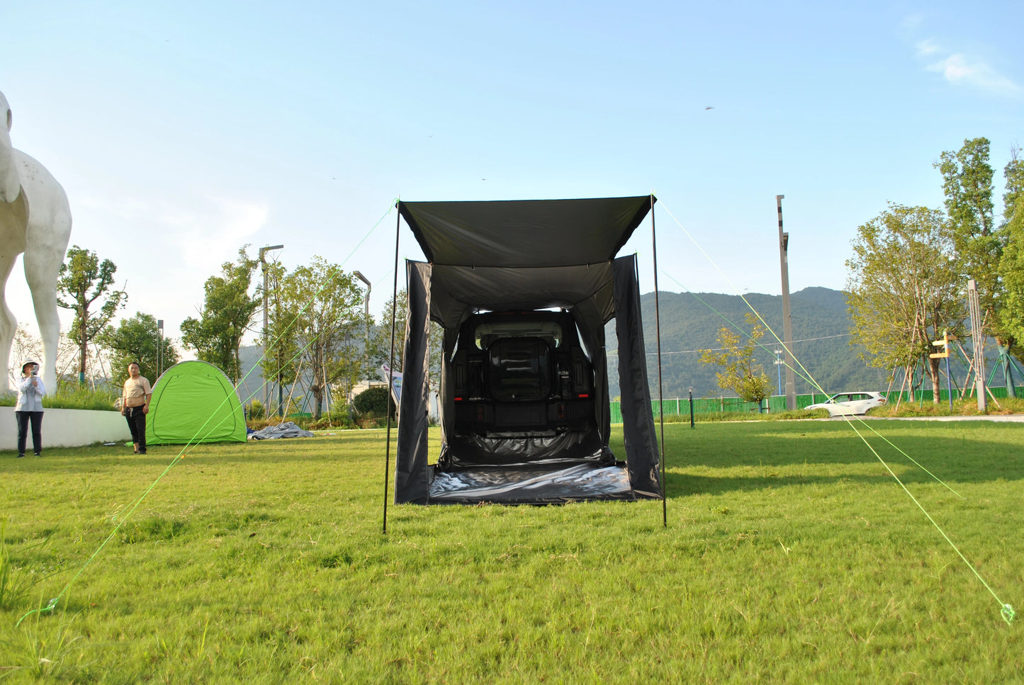 camping tent big space with rainfly, hatch back camping tent for 5 person, tailgate camping tent for suv with 4 poles, car tent