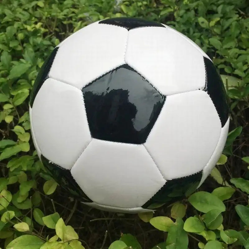 1pcs Classic black white child Size 4 Outdoor Butyl inner Football Ball kid Size PU Soccer Ball Training ball