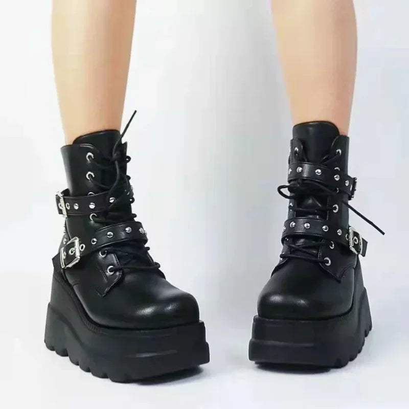 Slope heel short boots for women in autumn and winter 2025 new thick soled plus size fashionable short boots for women