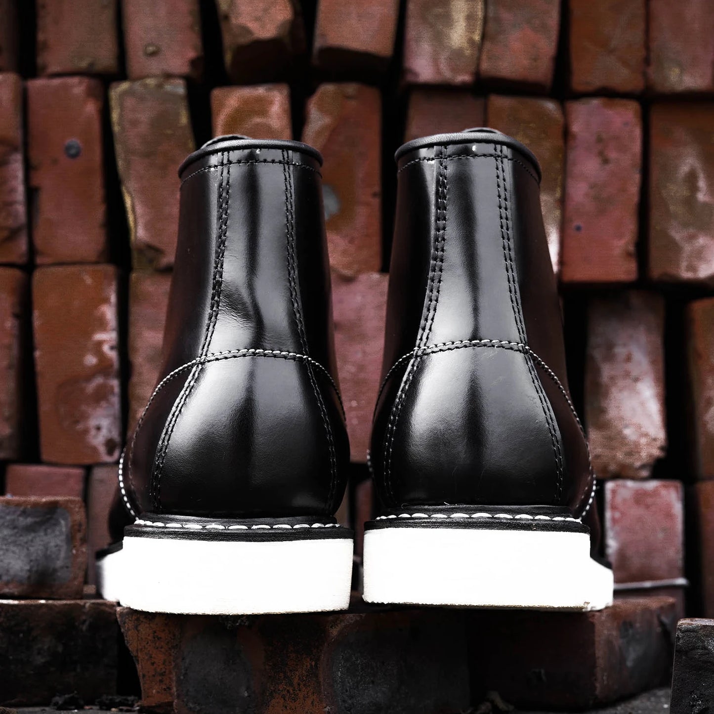 Durable Goodyear-Welted Stitchdown Rugged Style Work Boots Heritage Genuine Leather Moctoeboots Red For Men 1907 Shoes